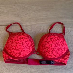 Victoria’s Secret bombshell bra.